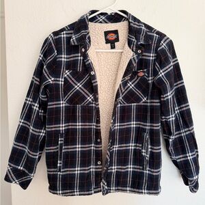 Dickies Kids Navy and Cream Sherpa Jacket Size Medium.